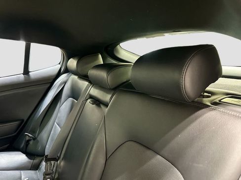 Used 2018 Kia Stinger GT1 image 27