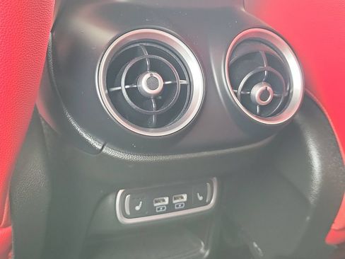 Used 2025 Alfa Romeo Stelvio Sprint AWD/4WD image 10