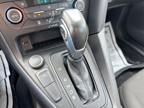 Used 2016 Ford Focus SE image 16
