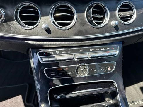 Used 2017 Mercedes-Benz E 300 4MATIC image 21
