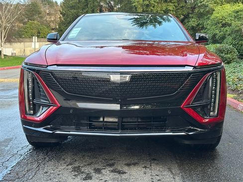 New 2026 Cadillac Lyriq Sport image 8