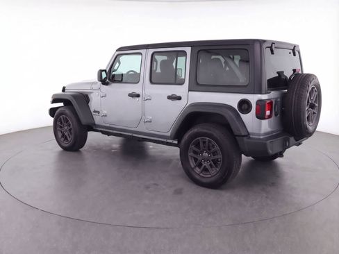 Used 2024 Jeep Wrangler Sport S image 3