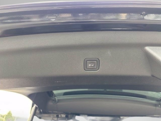 Used 2024 GMC Yukon AT4 AWD/4WD image 46
