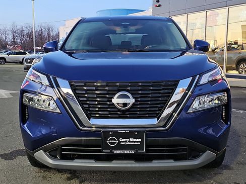 Certified 2023 Nissan Rogue SV image 2