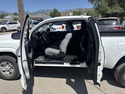 Used 2017 Toyota Tacoma SR5 image 15