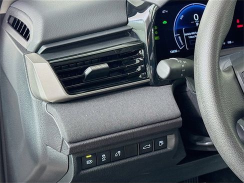 Used 2025 Toyota Camry LE image 18