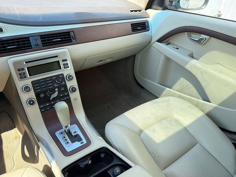 Used 2011 Volvo XC70 3.2 image 24