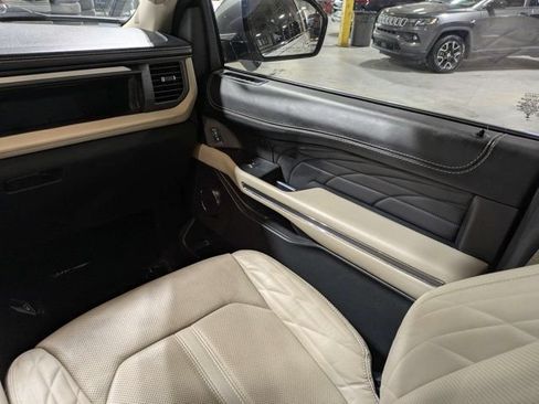 Used 2023 Ford Expedition Max Platinum AWD/4WD image 19
