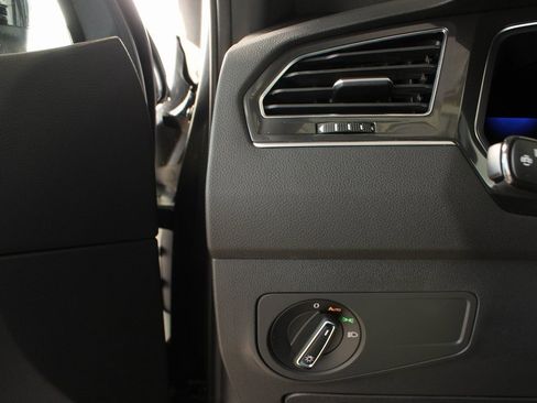 Used 2024 Volkswagen Tiguan SE R-Line image 30