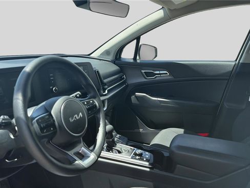 Used 2023 Kia Sportage LX AWD/4WD image 16