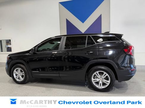 Used 2022 GMC Terrain SLE AWD/4WD image 7