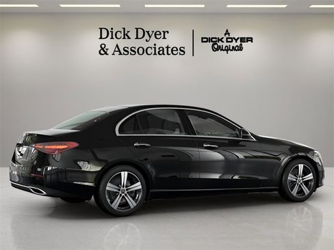 Used 2025 Mercedes-Benz C 300 Sedan image 8