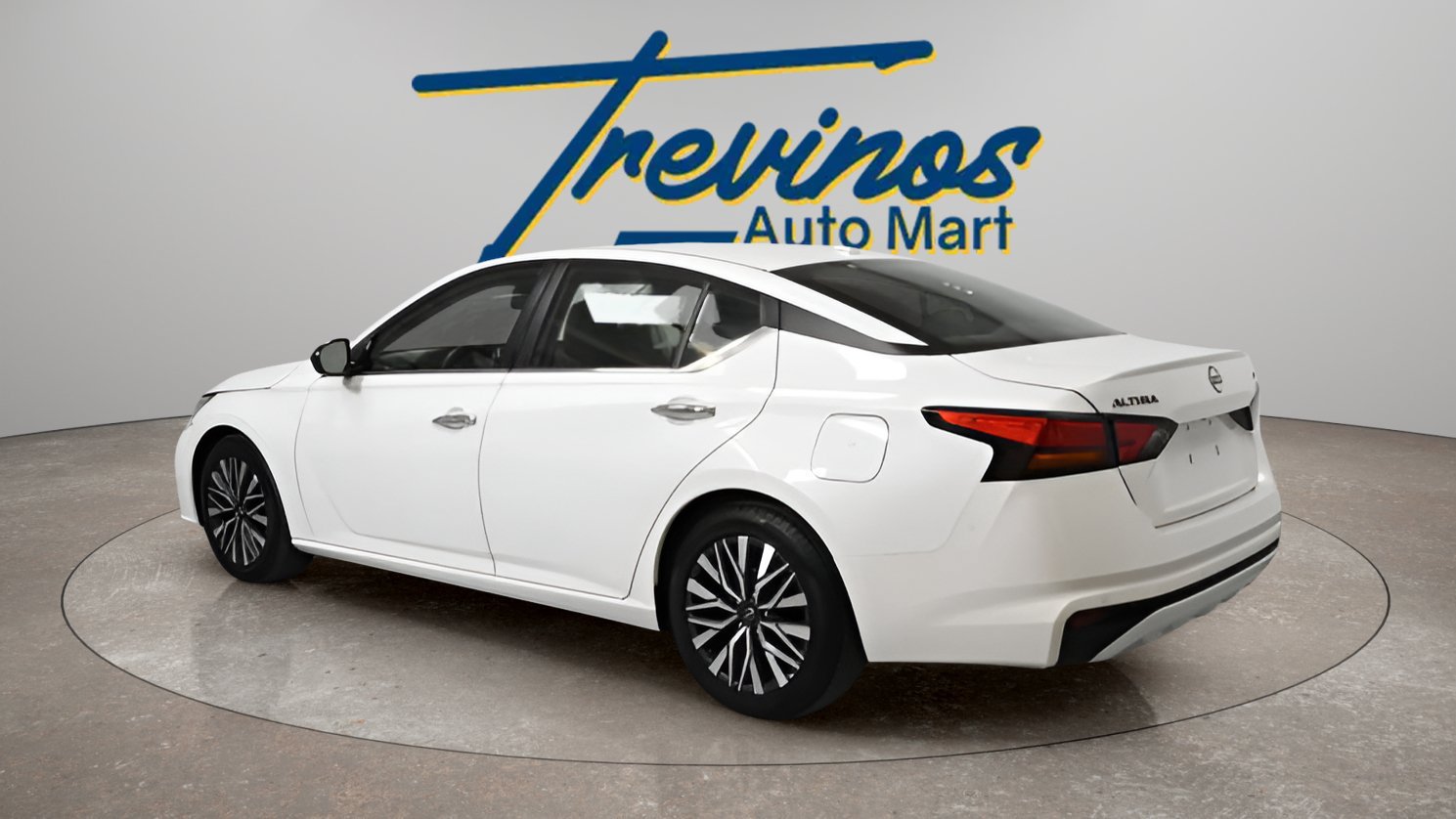 Used 2024 Nissan Altima 2.5 SV FWD image 8