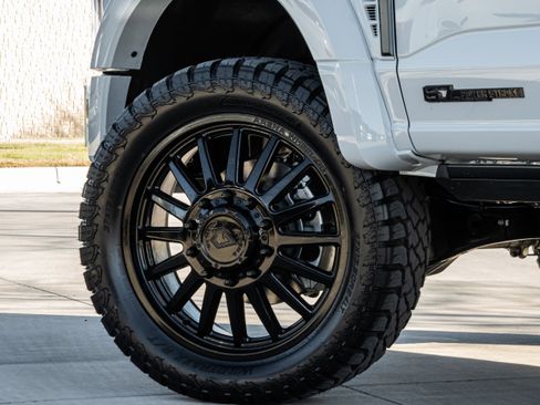 Used 2026 Ford F450 Platinum w/ Platinum Plus Package image 44