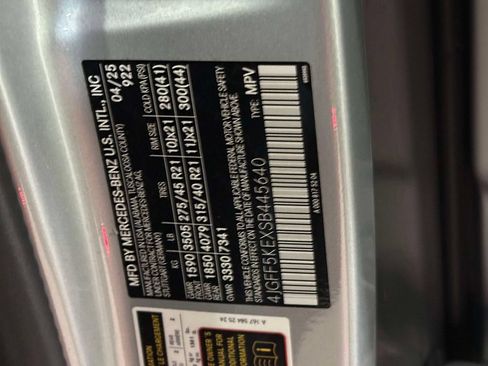 Used 2025 Mercedes-Benz GLS 450 4MATIC image 14