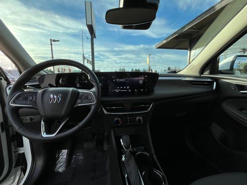 Used 2025 Buick Encore GX Preferred image 34