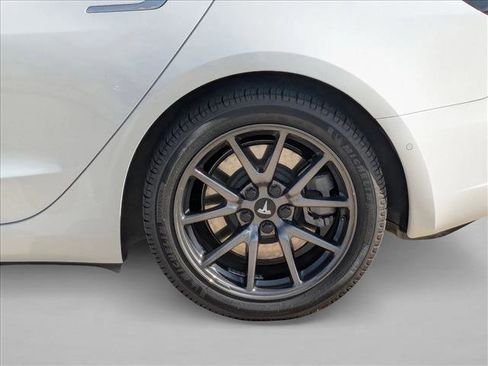 Used 2019 Tesla Model 3 Mid Range image 24