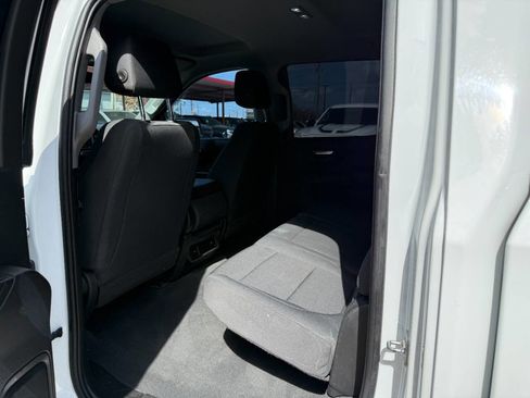 Used 2020 Chevrolet Silverado 1500 Custom w/ Custom Value Package image 9