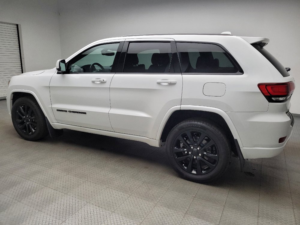 Used 2019 Jeep Grand Cherokee Altitude AWD/4WD image 3