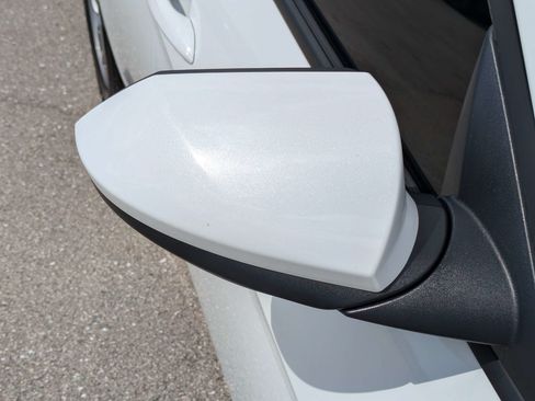 Used 2025 Hyundai Elantra SE FWD image 12