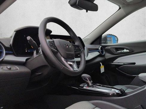 New 2026 Chevrolet Trax LT w/ Driver Confidence Package FWD image 3