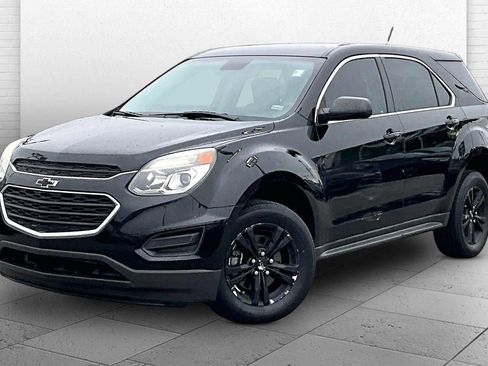 Used 2017 Chevrolet Equinox LS FWD image 12
