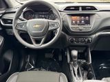 Used 2021 Chevrolet TrailBlazer LT w/ Driver Confidence Package image 2