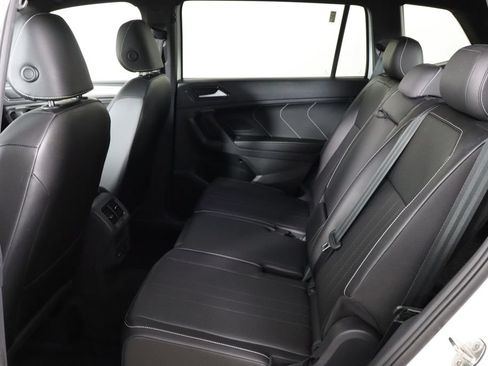 Used 2024 Volkswagen Tiguan SE R-Line FWD image 15