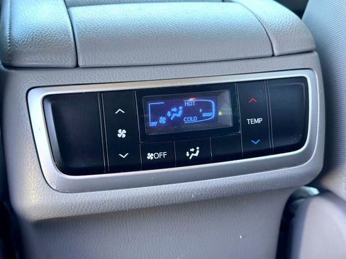 Used 2019 Toyota Highlander LE image 21