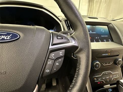 Used 2018 Ford Edge SEL image 9