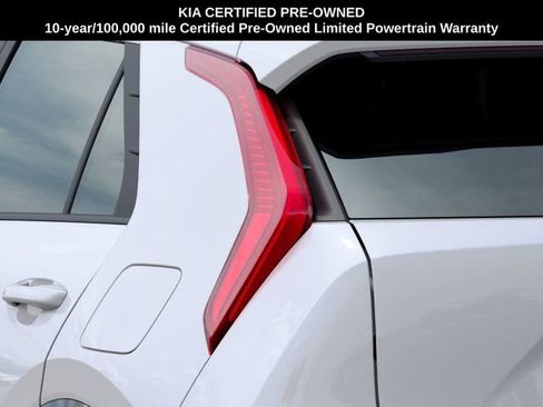 Certified 2025 Kia Niro EX Touring image 11
