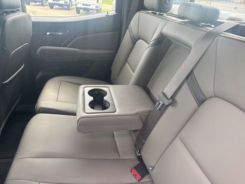Used 2025 Chevrolet Colorado ZR2 w/ Technology Package AWD/4WD image 15