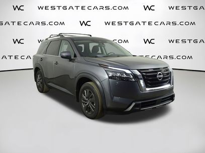 Used 2024 Nissan Pathfinder SV