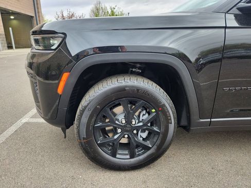 New 2026 Jeep Grand Cherokee Altitude AWD/4WD image 8