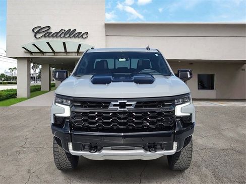 Used 2025 Chevrolet Silverado 1500 ZR2 w/ Technology Package image 5