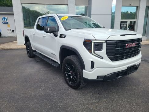 Used 2024 GMC Sierra 1500 Elevation w/ Elevation Premium Package AWD/4WD image 7