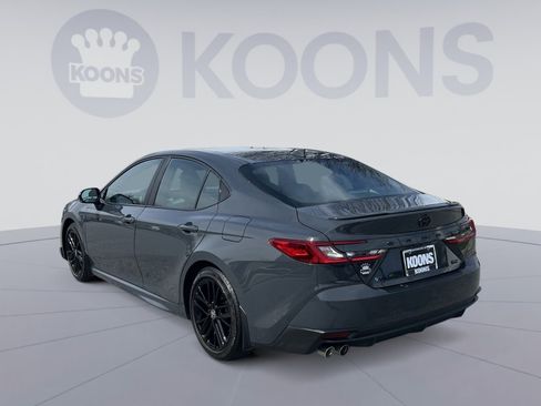 Used 2025 Toyota Camry SE w/ Multimedia Upgrade Package image 4