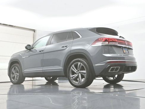 Certified 2024 Volkswagen Atlas Cross Sport SEL R-Line AWD/4WD image 32