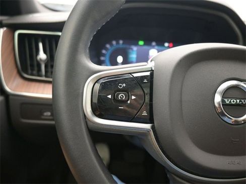 Used 2023 Volvo XC60 B5 Ultimate w/ Protection Package Premier image 26