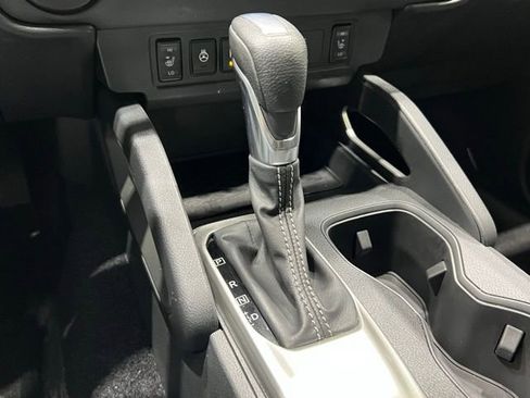 Used 2024 Nissan Frontier SV w/ SV Convenience Package RWD image 24