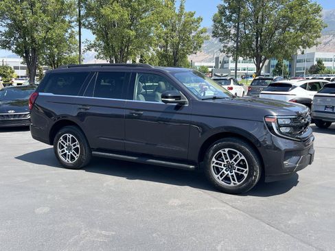 Used 2025 Ford Expedition Active AWD/4WD image 5