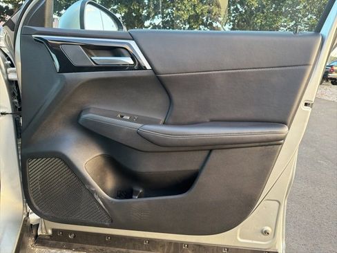 Used 2024 Mitsubishi Outlander SE Black Edition image 10