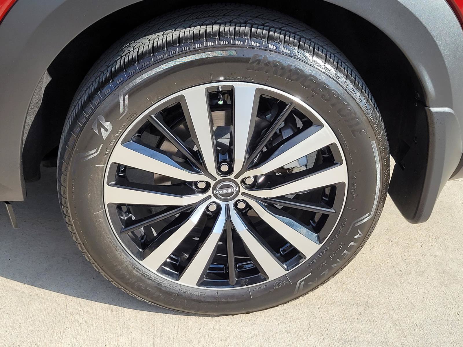 Used 2025 Nissan Pathfinder Platinum w/ Cargo Package FWD image 23