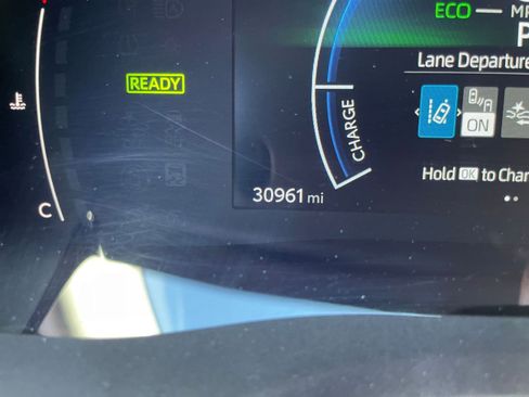 Used 2025 Toyota Camry LE image 39