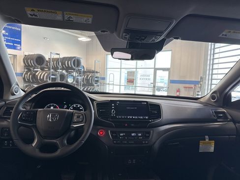 New 2025 Honda Ridgeline RTL image 9