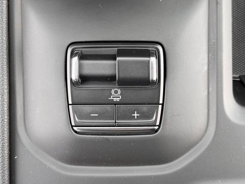 Used 2025 GMC Sierra 1500 AT4 w/ AT4 Premium Package image 24