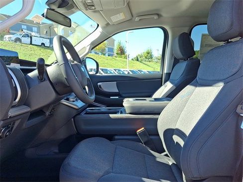 New 2025 Ford Expedition Max Active image 6