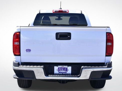 Used 2022 Chevrolet Colorado W/T w/ WT Convenience Package AWD/4WD image 8