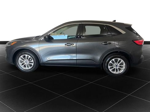 Used 2020 Ford Escape SE FWD image 2