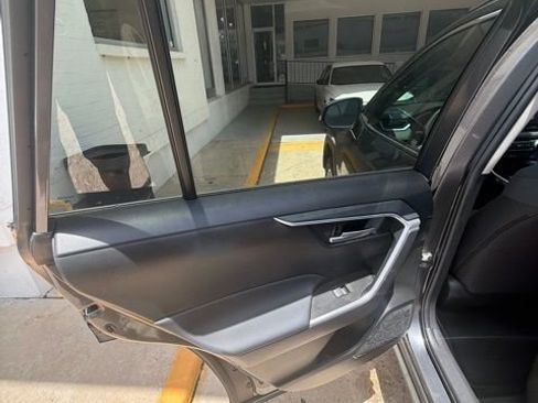 Used 2023 Toyota RAV4 XLE FWD image 23